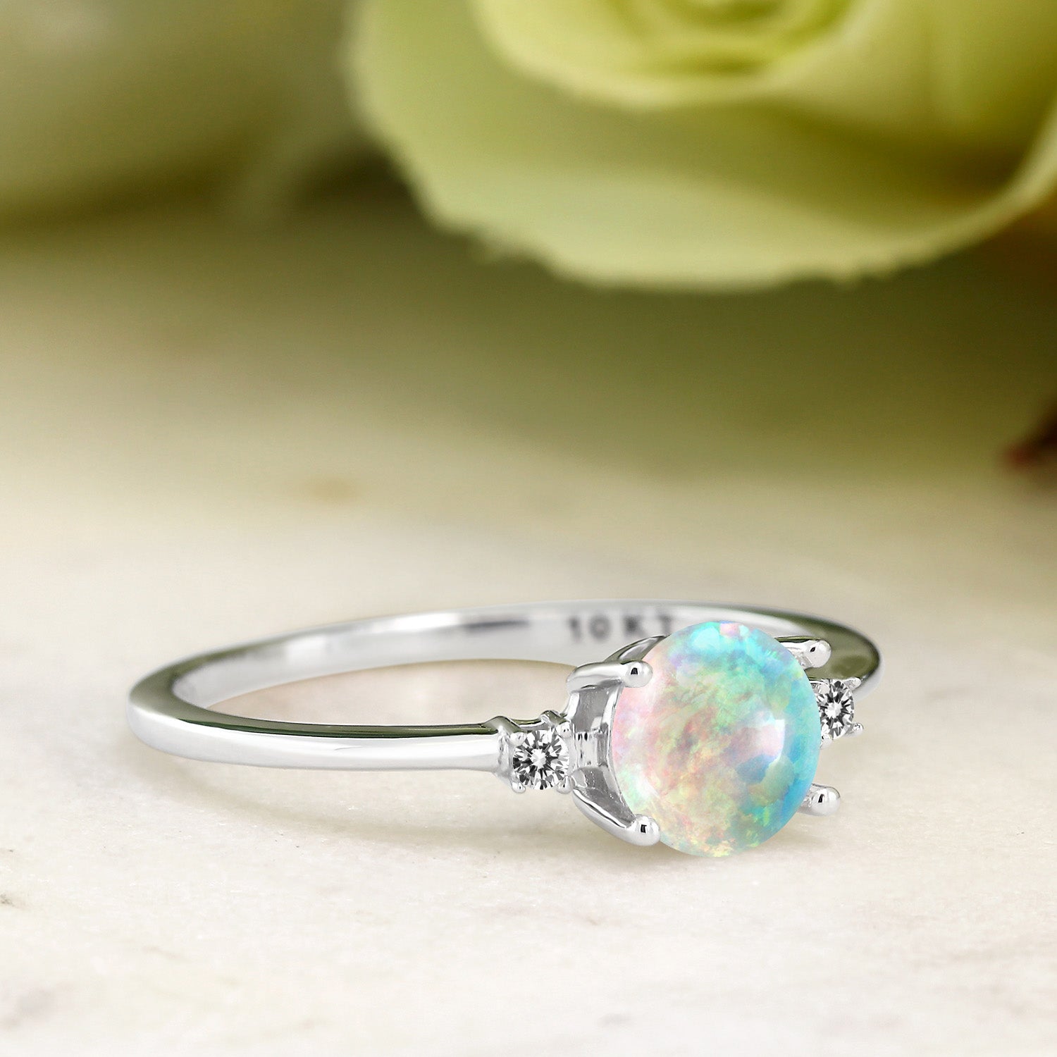 Ring in 10K White Gold