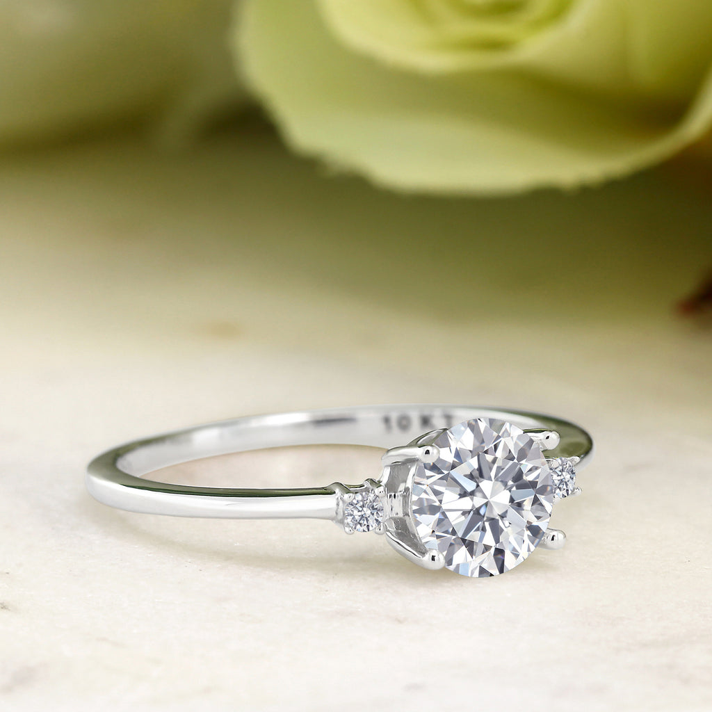 Ring in 10K White Gold