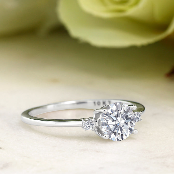 Ring in 10K White Gold