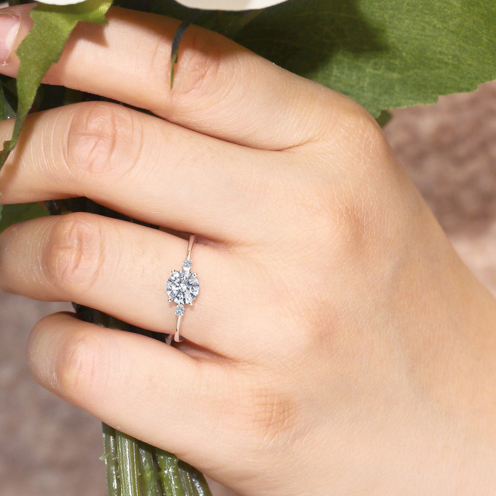 Ring in 10K White Gold