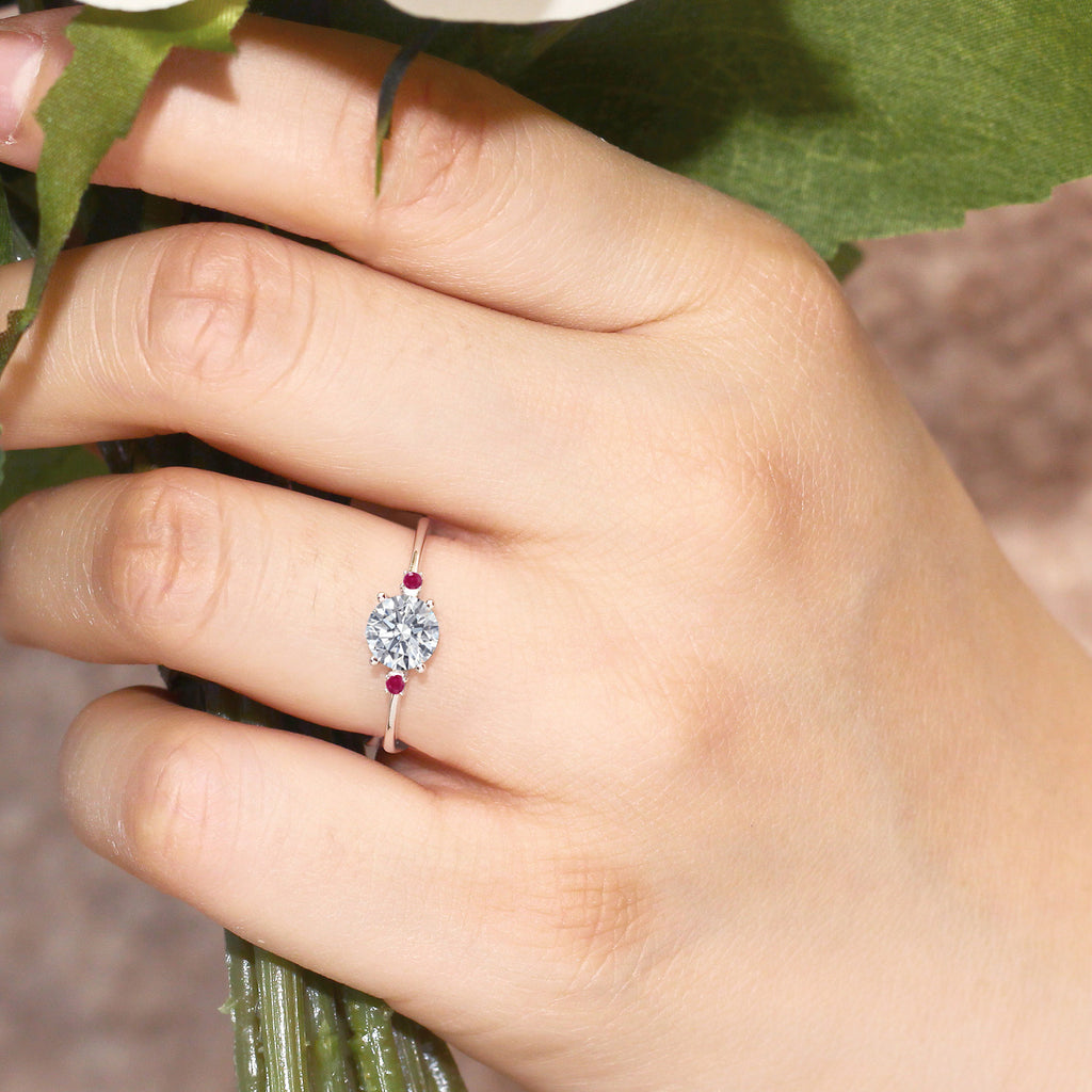 Ring in 10K White Gold