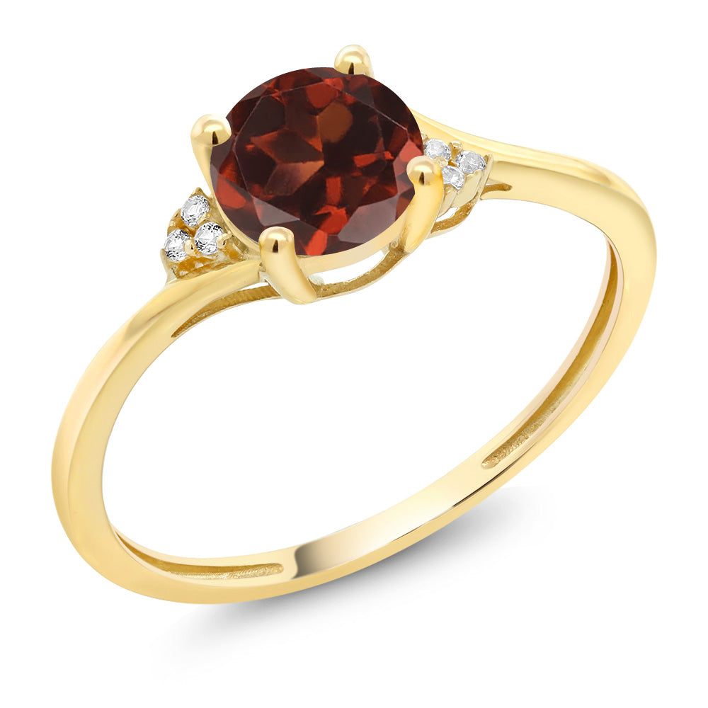 Garnet - January_8_Ring in 10K Yellow Gold