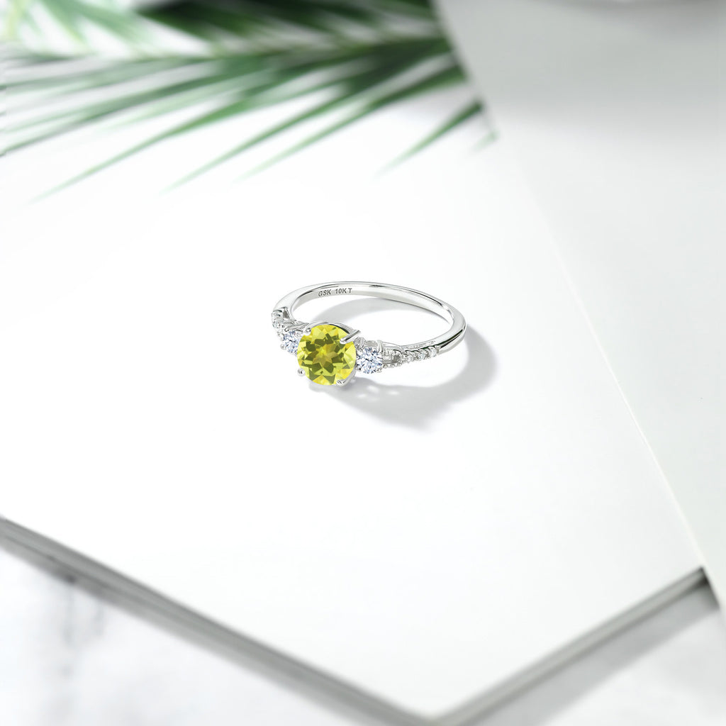 Ring in 10K White Gold