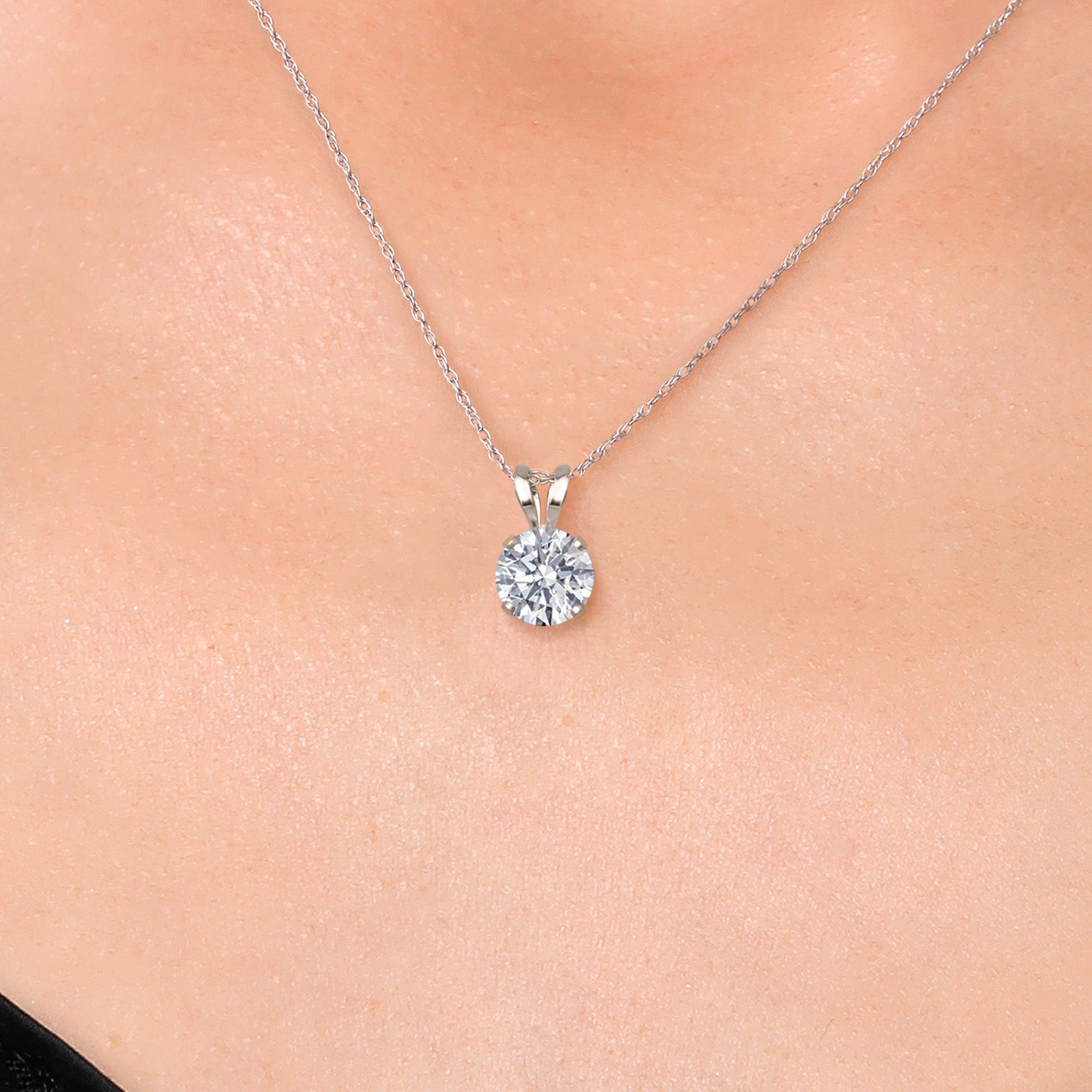 Pendant in 14K White Gold