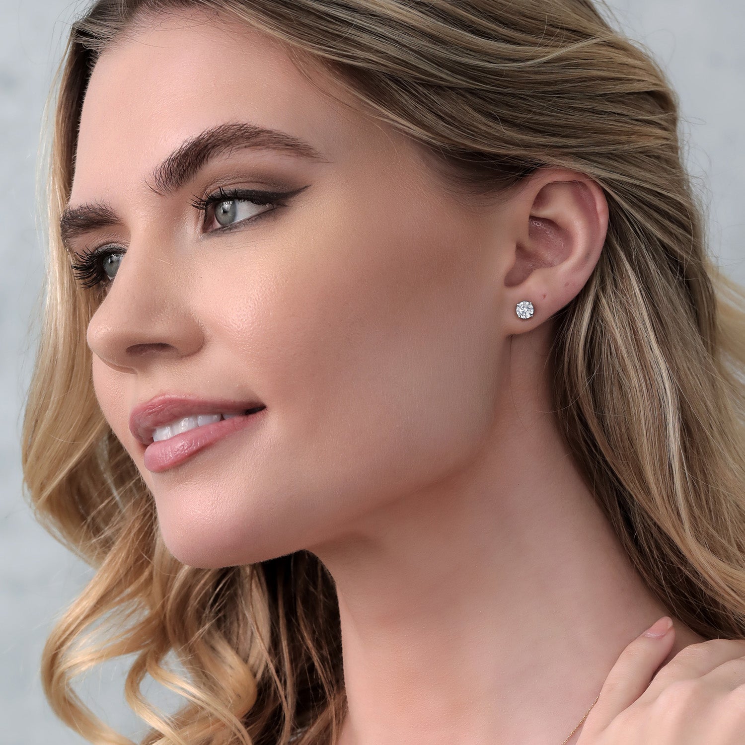 Earrings in 18K White Gold