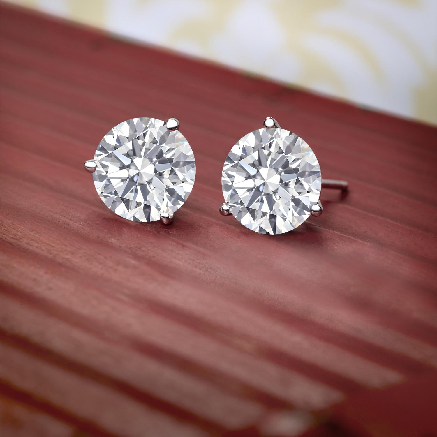 Earrings in 18K White Gold