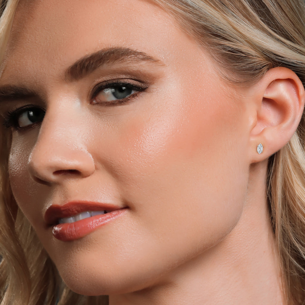Earrings in 14K White Gold