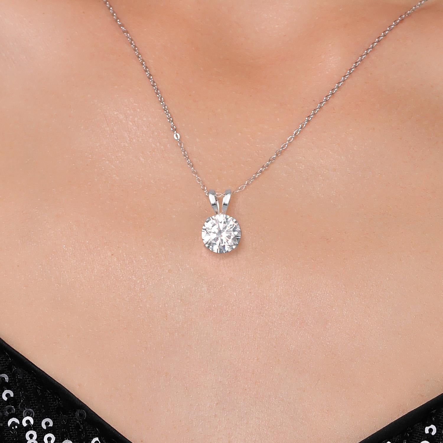 Necklace in 14K White Gold