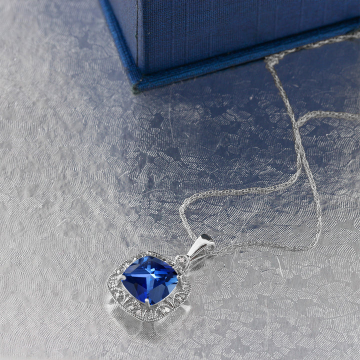 Necklace in 10K White Gold