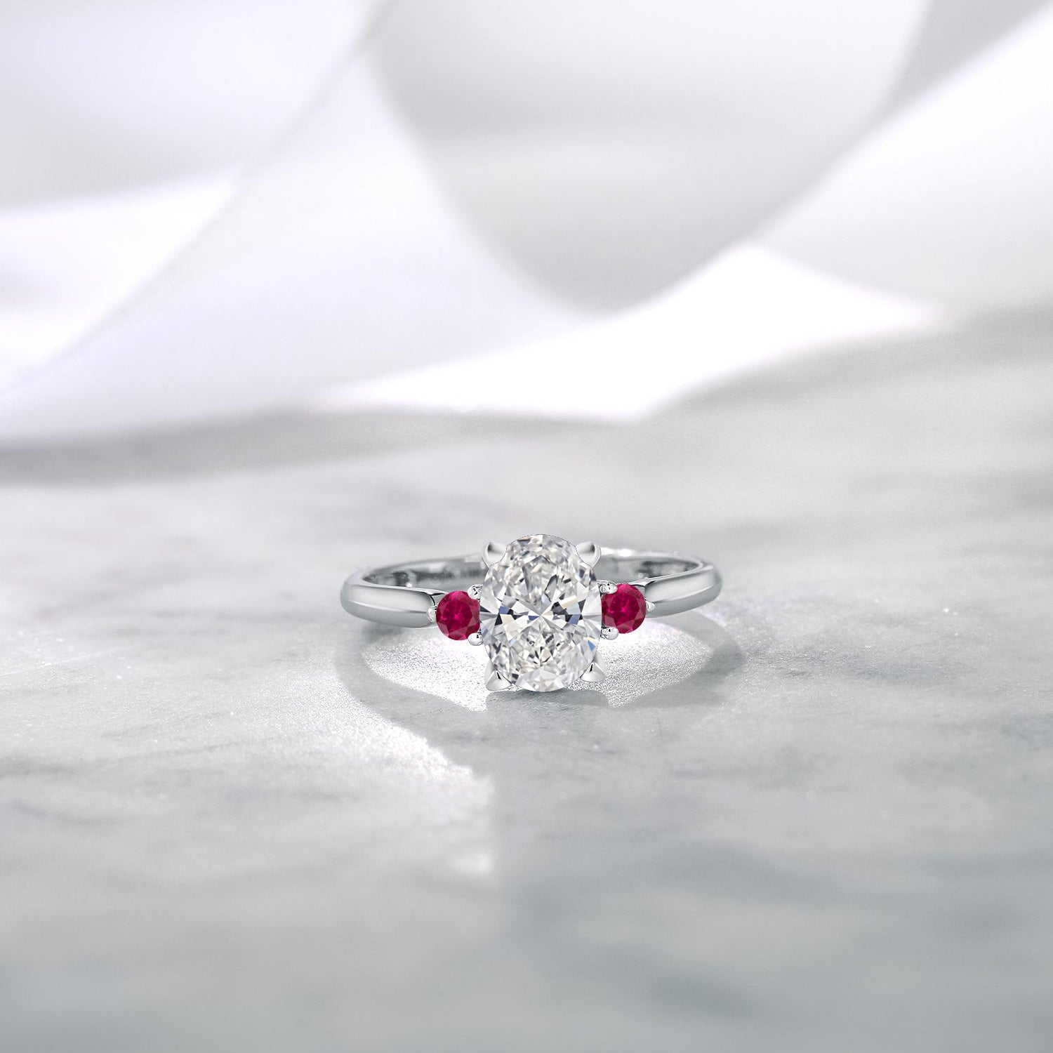 Ring in 10K White Gold