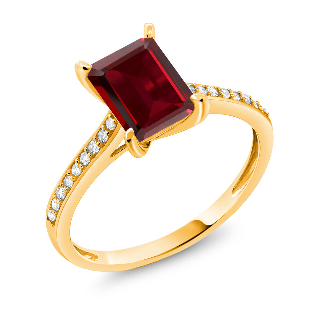 Garnet - January_8_Ring in 10K Yellow Gold