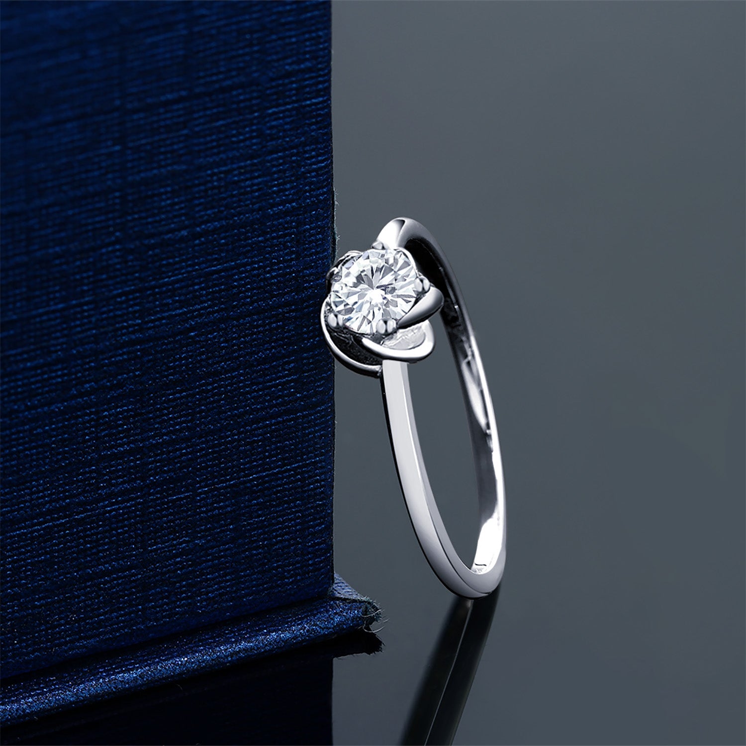 0.50_Ring in 10K White Gold