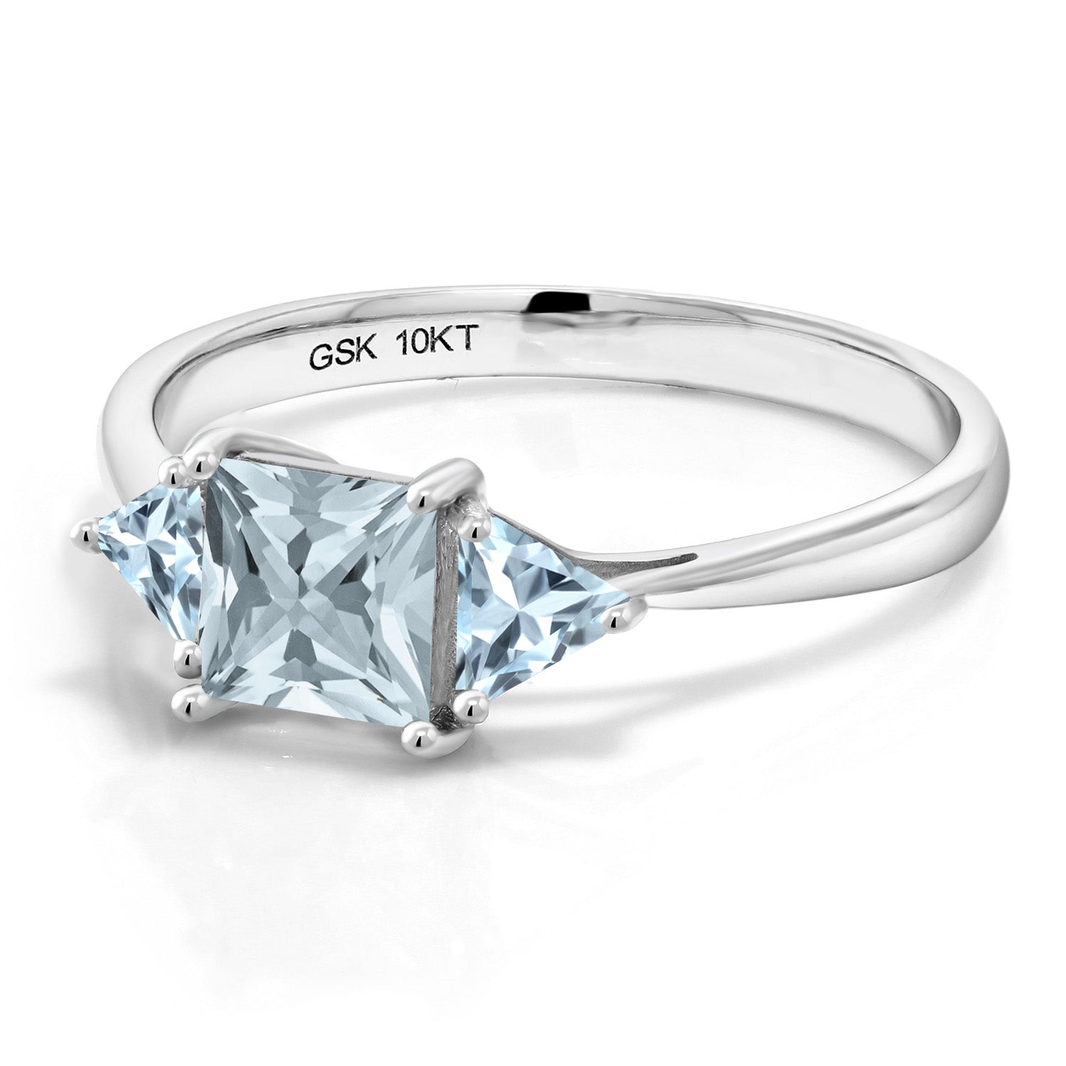Ring in 10K White Gold