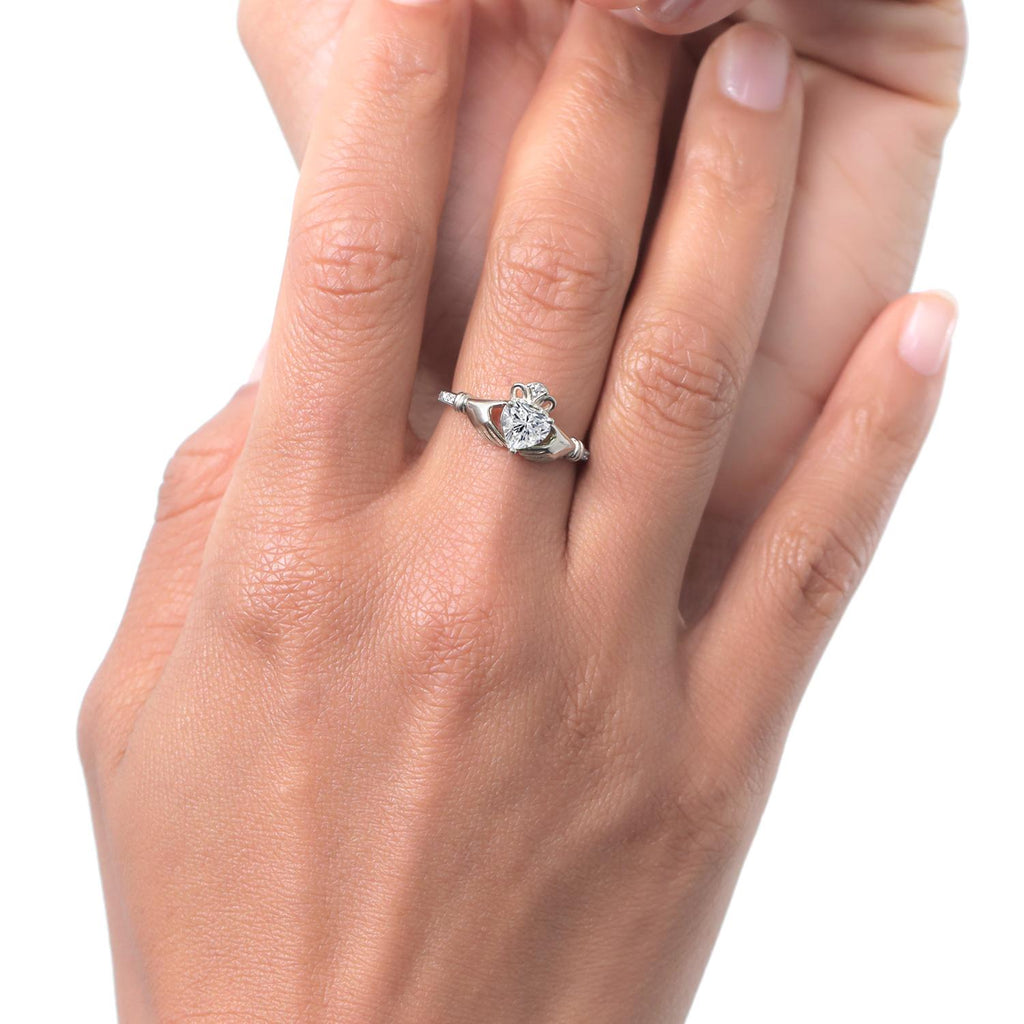 Ring in 10K White Gold
