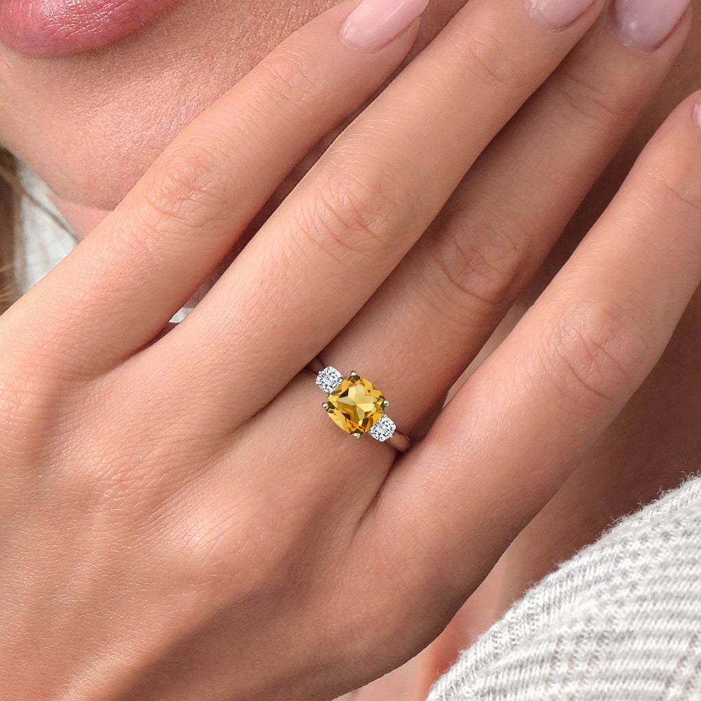 Ring in 10K White Gold