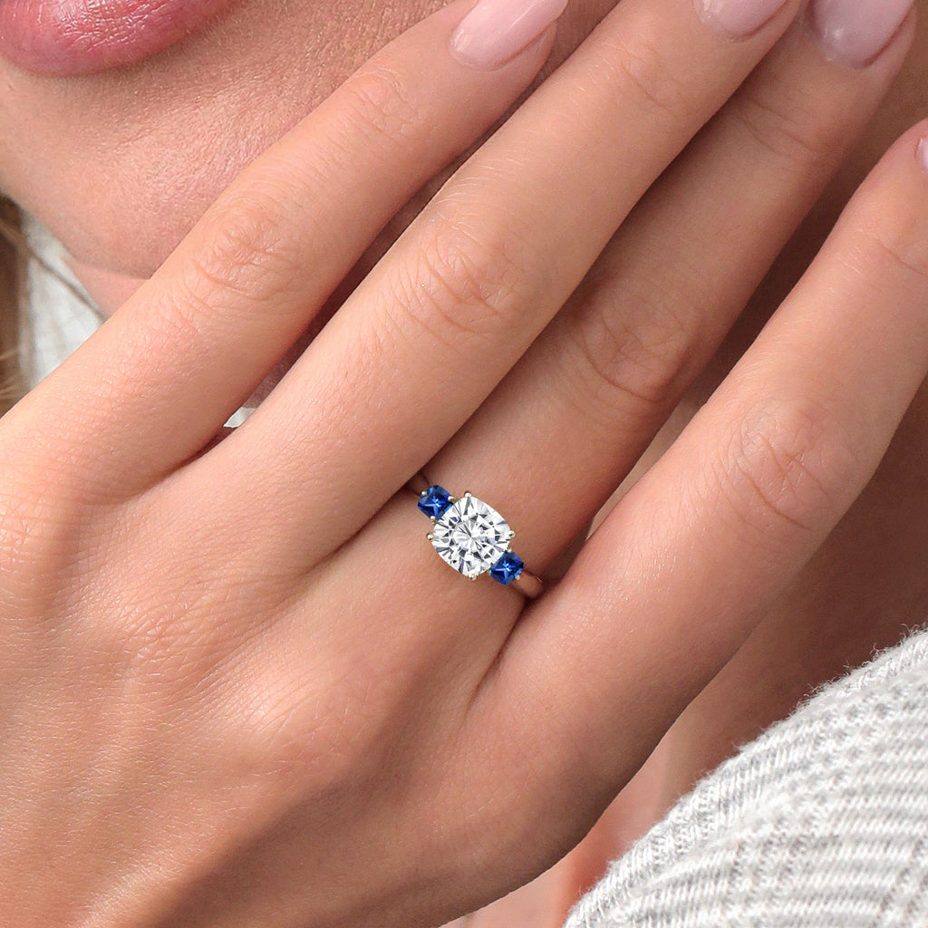Ring in 10K White Gold