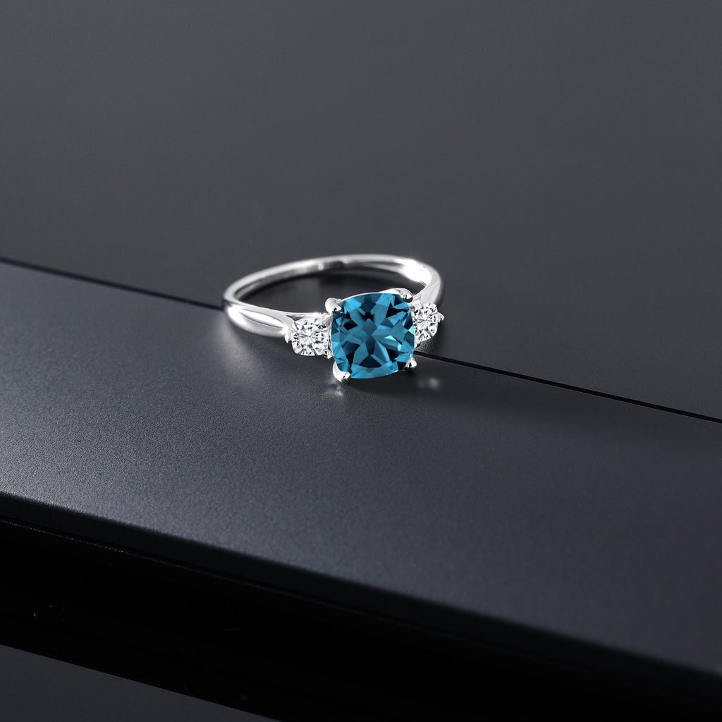 Ring in 10K White Gold