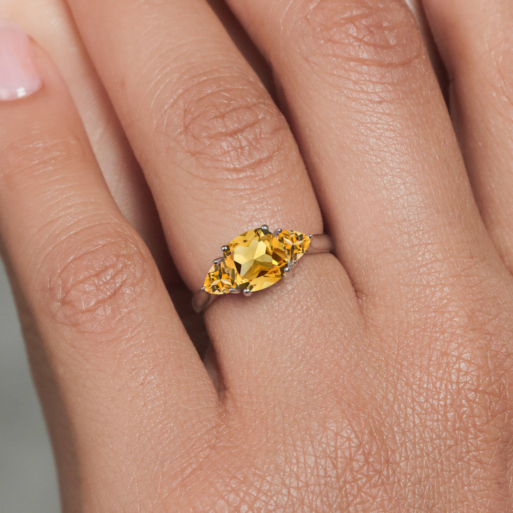 Ring in 10K White Gold