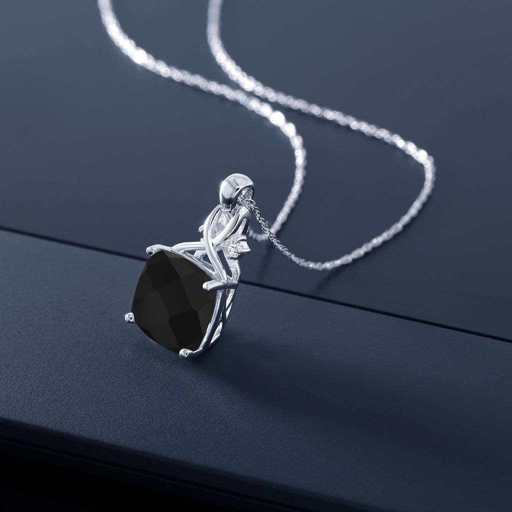 Pendant in 10K White Gold