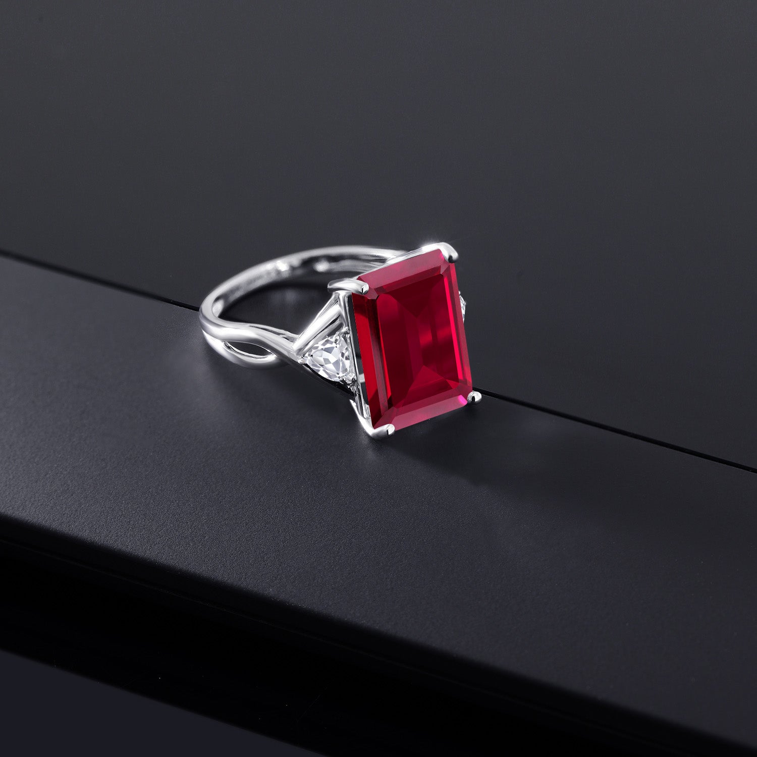 Ring in 10K White Gold