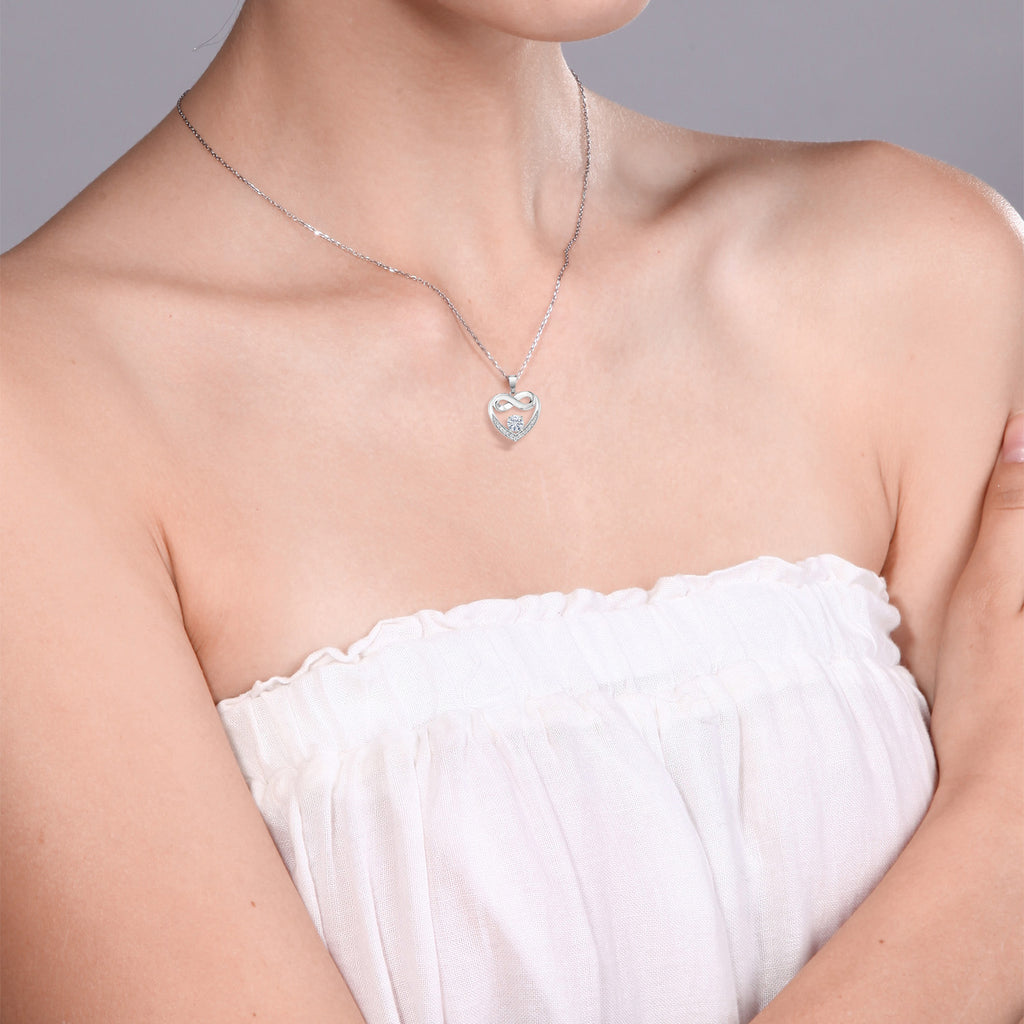 Pendant in 10K White Gold