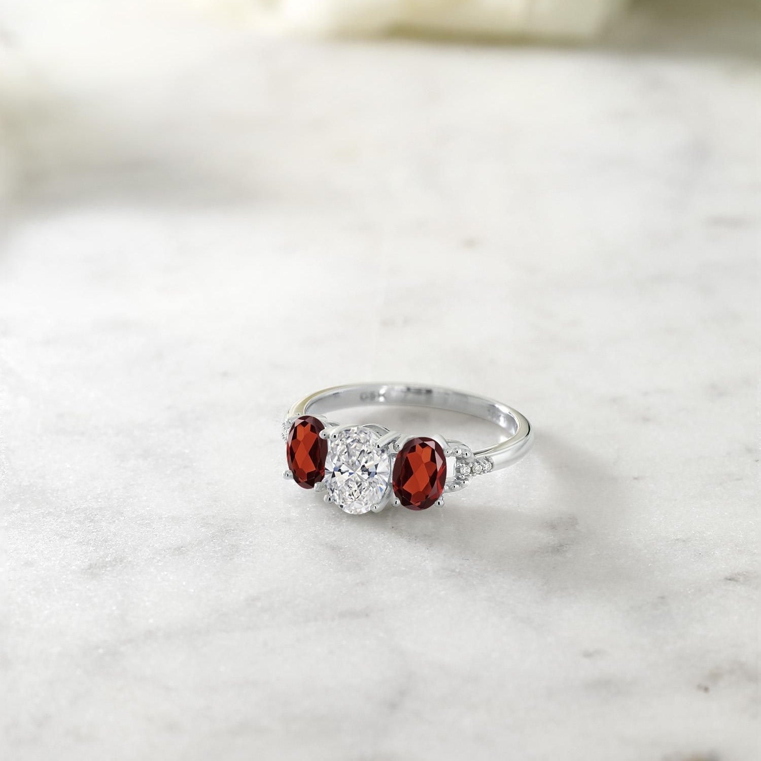 Ring in 10K White Gold