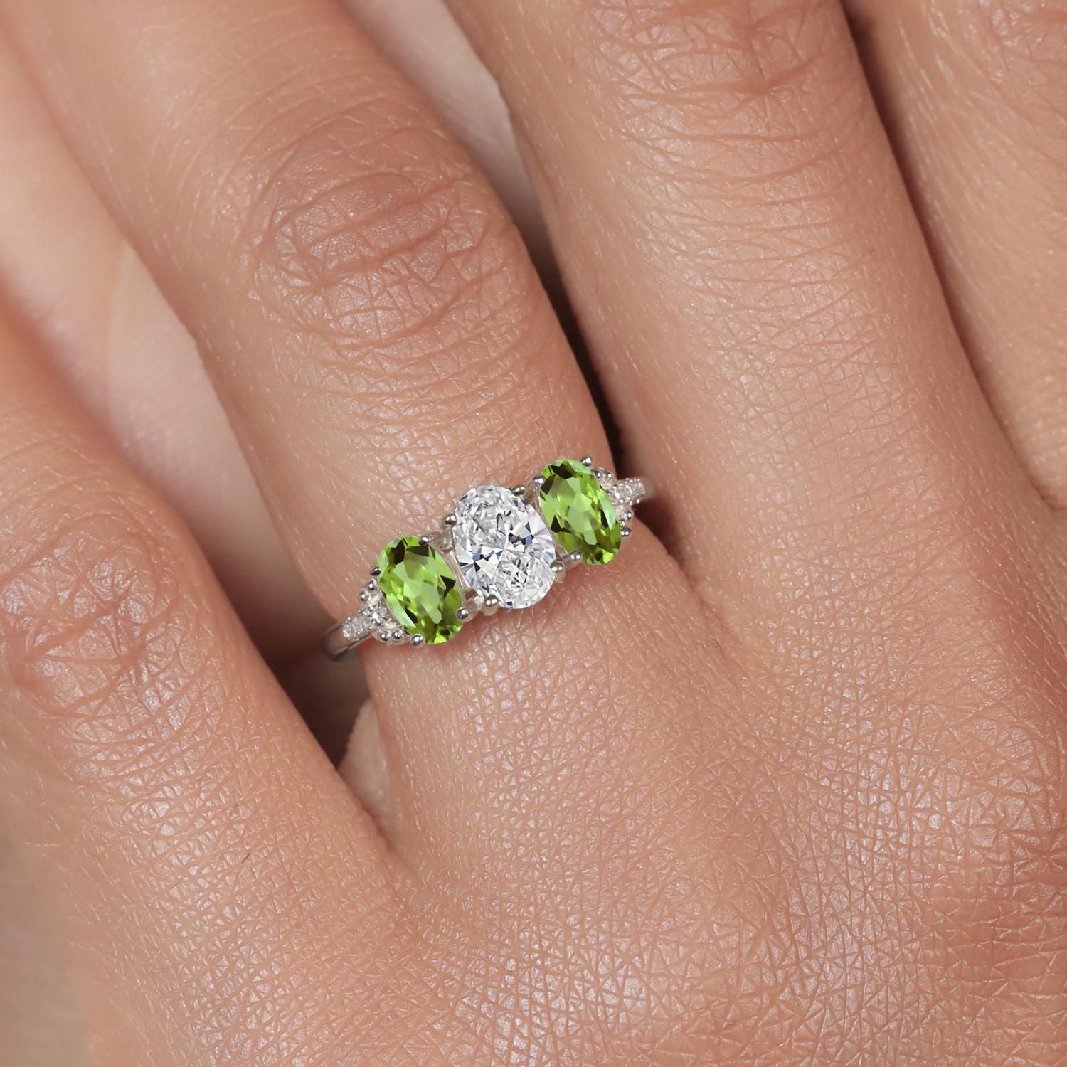 Ring in 10K White Gold