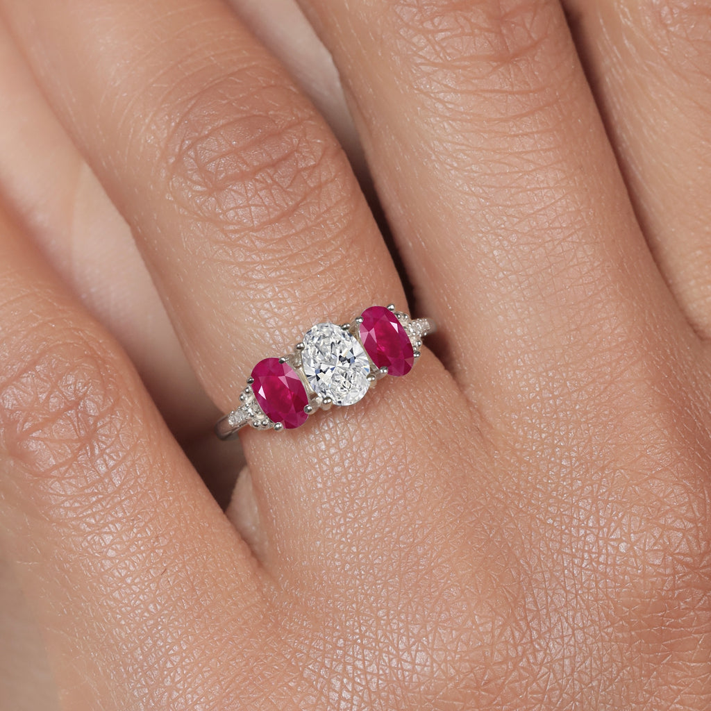 Ring in 10K White Gold