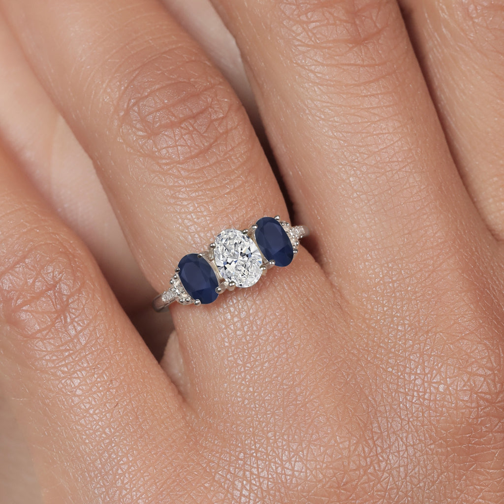Ring in 10K White Gold