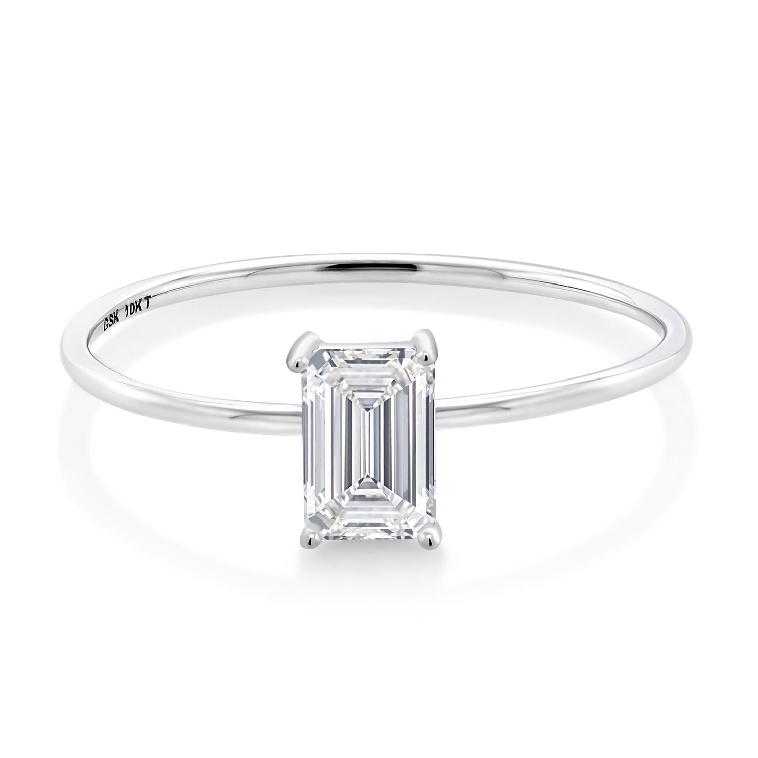 Ring in 10K White Gold