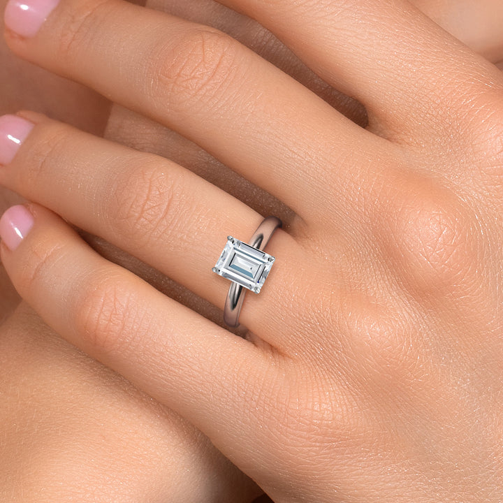 Ring in 10K White Gold