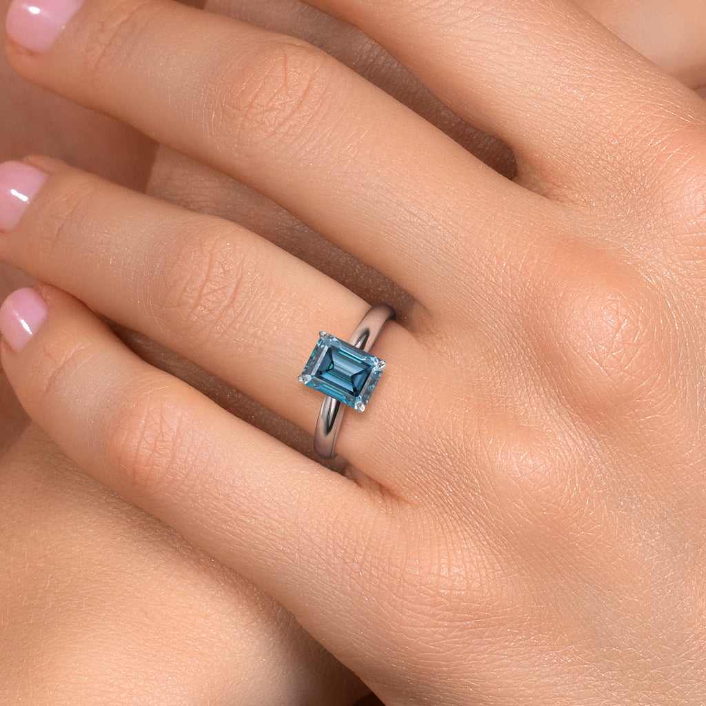 Ring in 10K White Gold