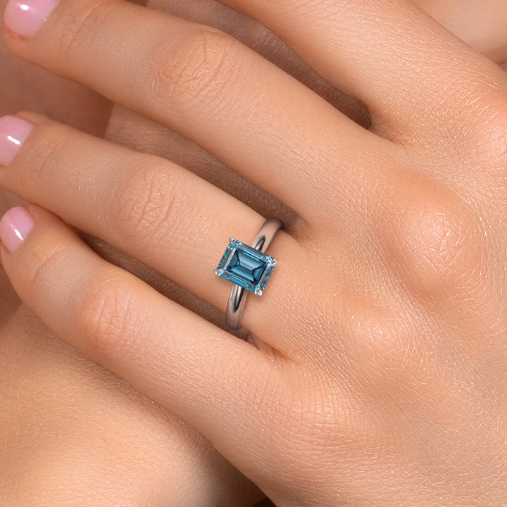 Ring in 10K White Gold