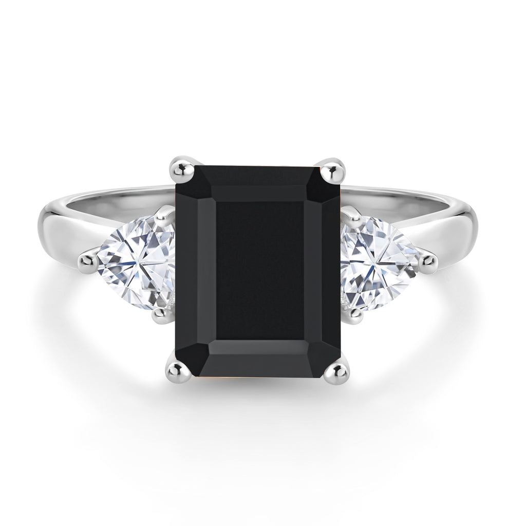 Onyx - December_5.5_Ring in 10K White Gold