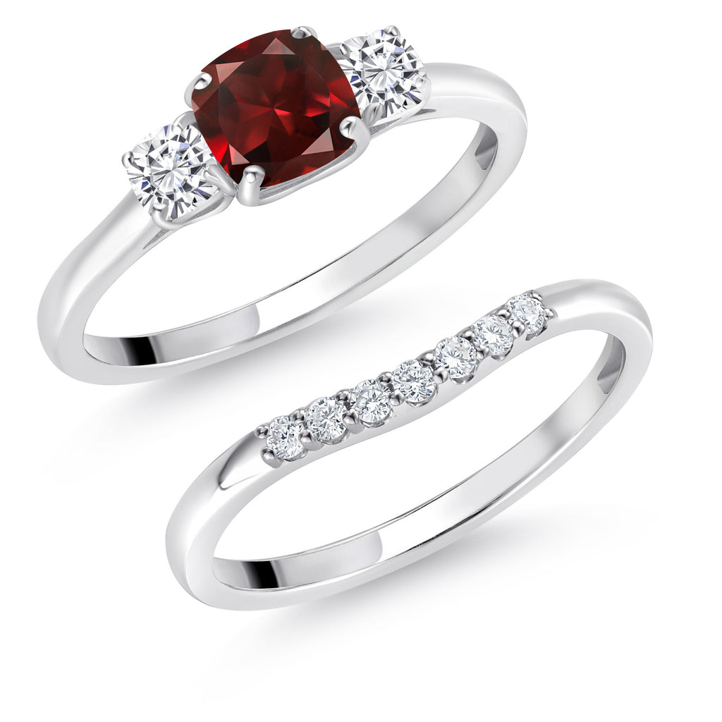 Garnet - January_6_Ring in 10K White Gold