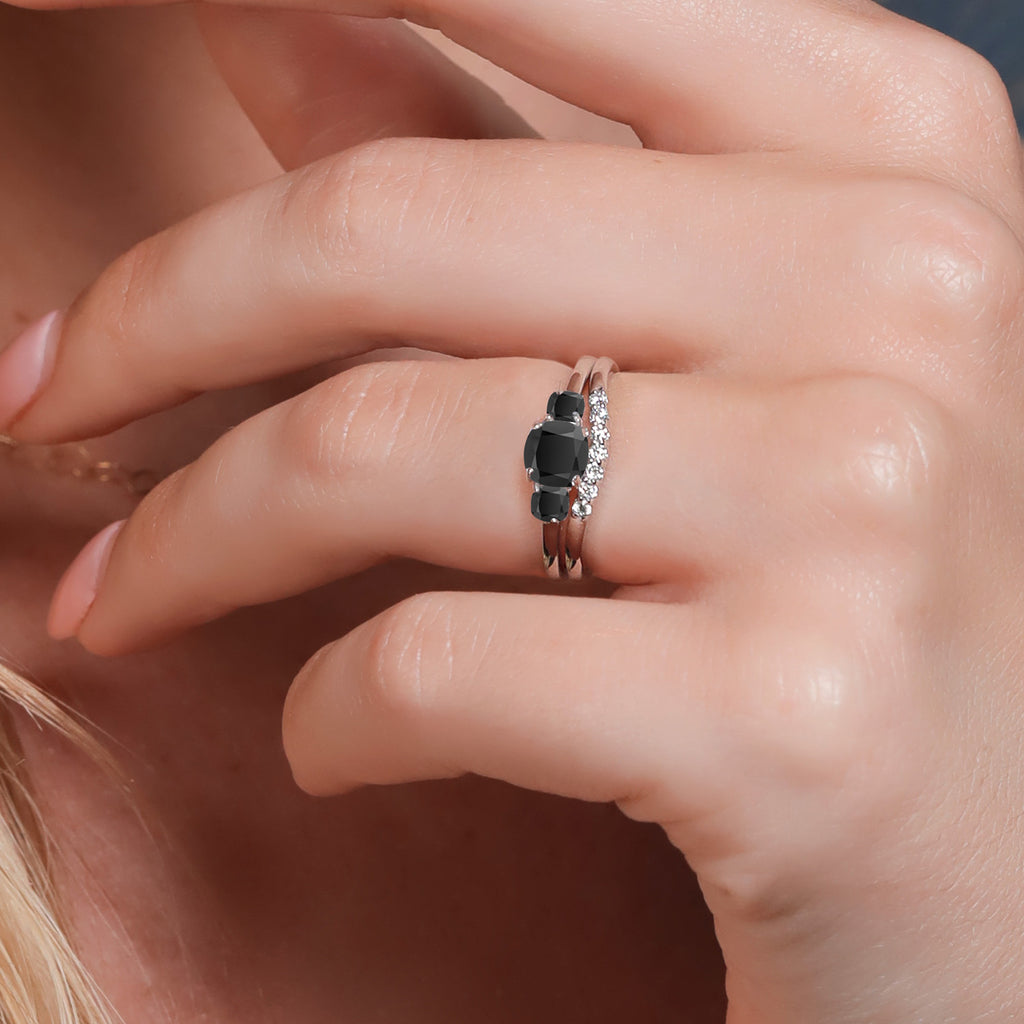 Ring in 10K White Gold