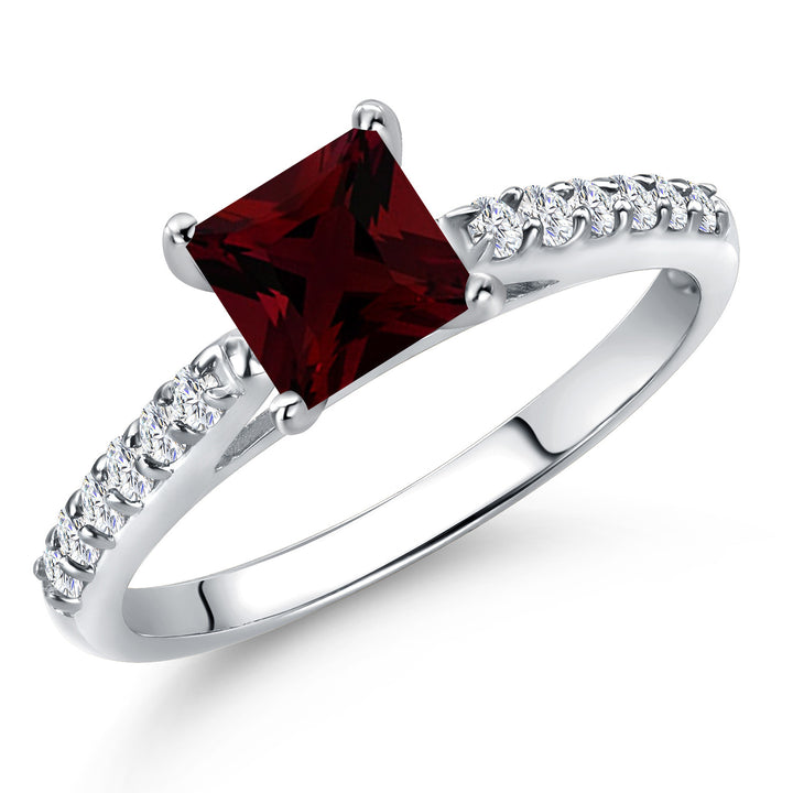 Garnet - January_8_Ring in 10K White Gold