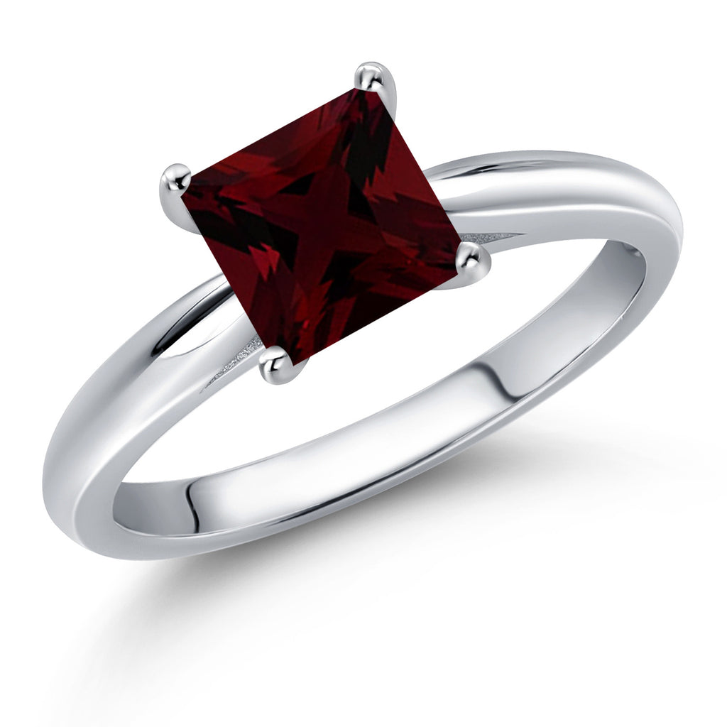 Garnet - January_8_Ring in 10K White Gold
