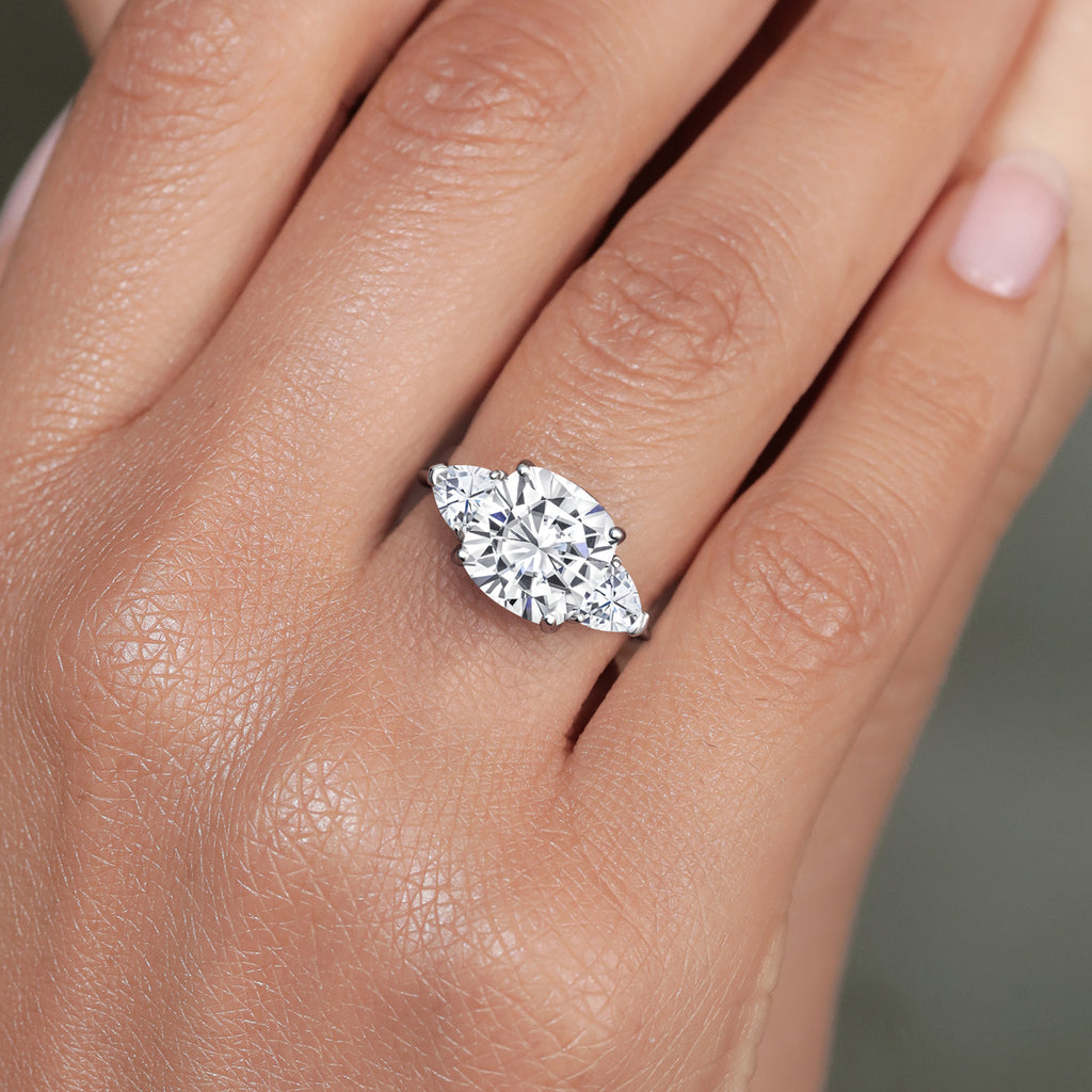 Ring in 10K White Gold