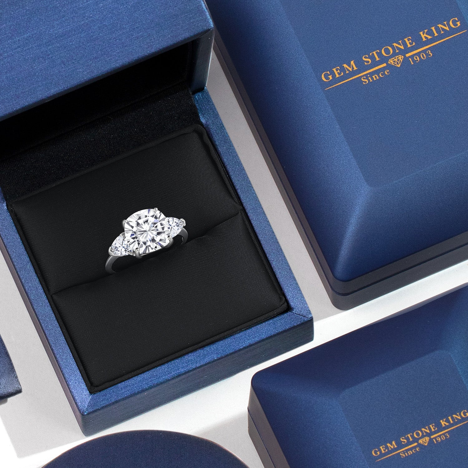 Ring in 10K White Gold