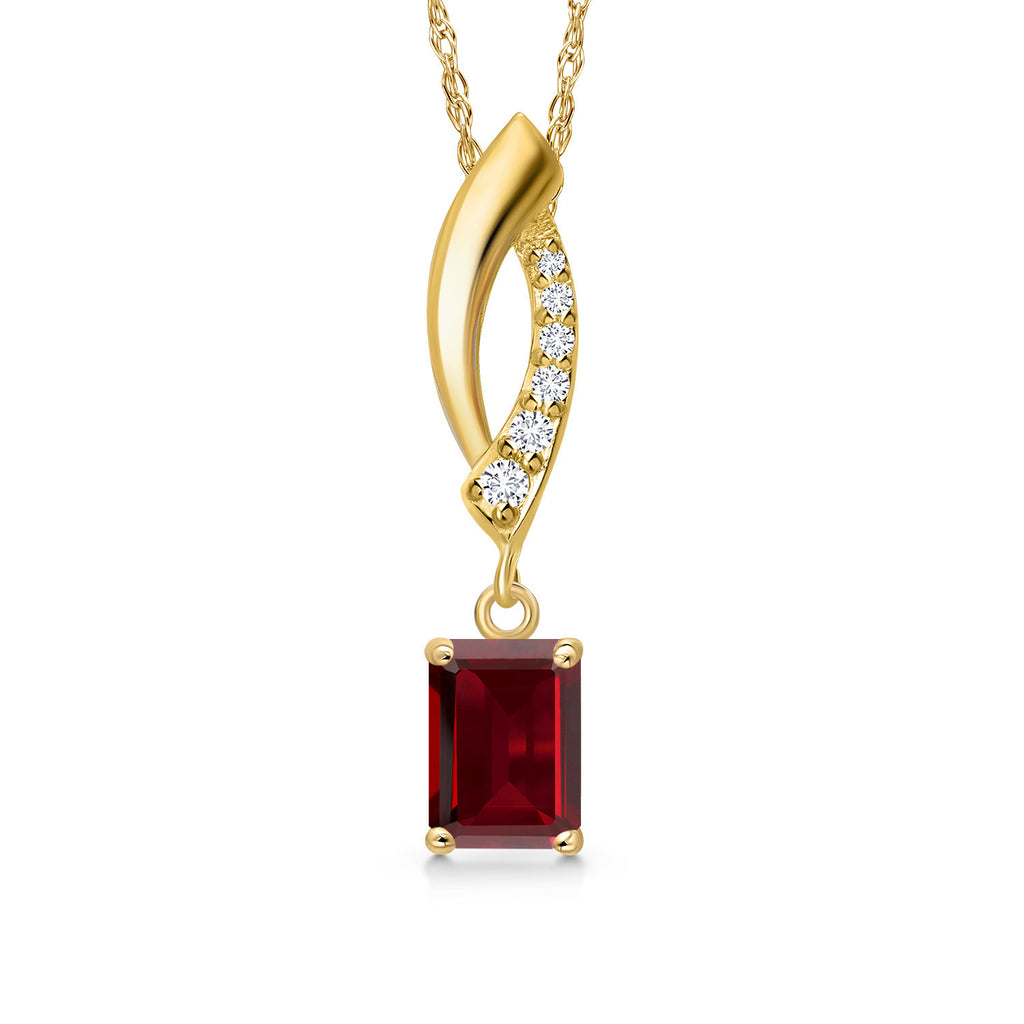 Garnet - January_Pendant in 10K Yellow Gold