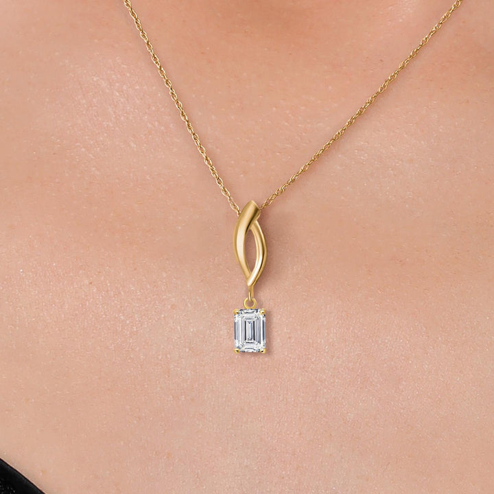 D - E_Pendant in 10K Yellow Gold