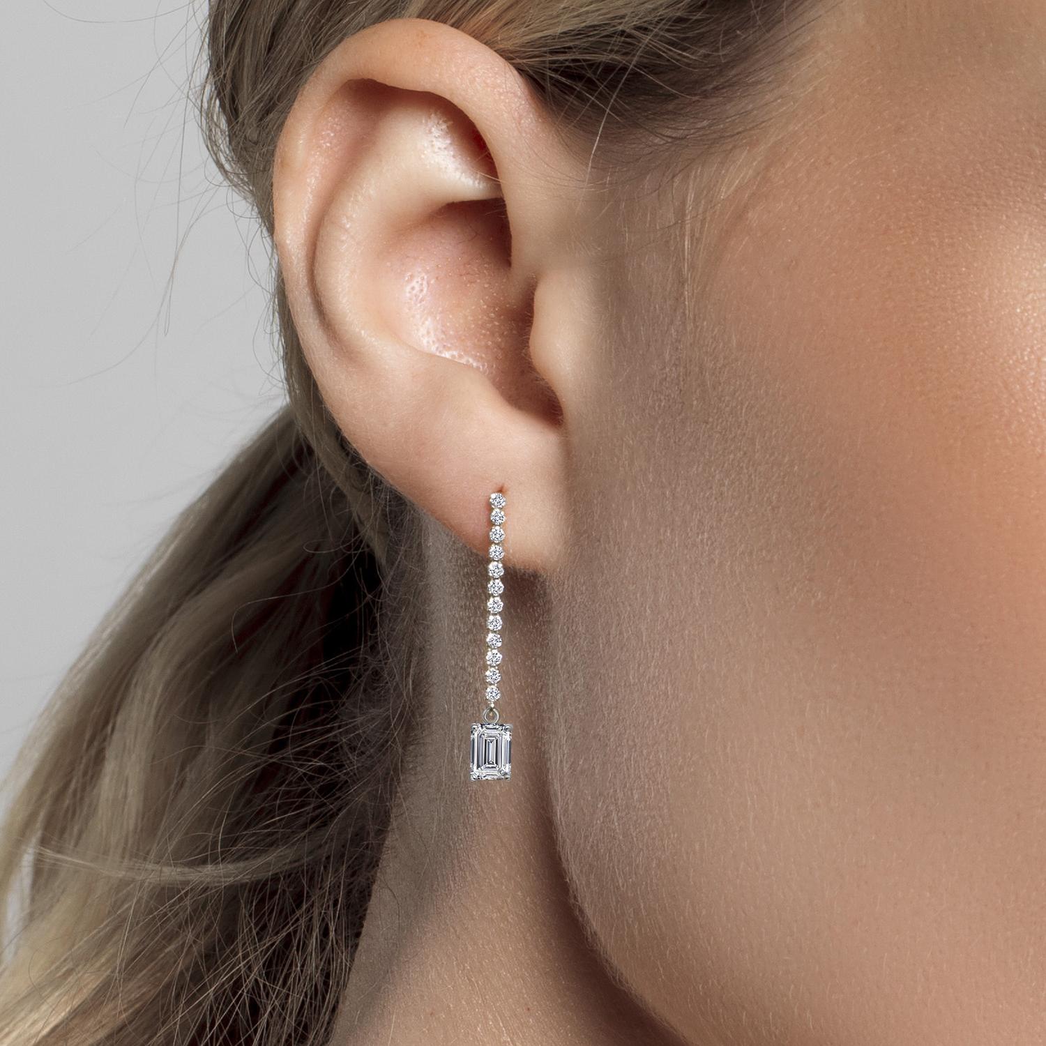 Earrings in 14K White Gold