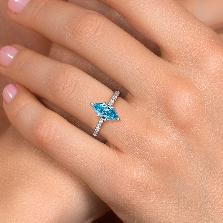 Ring in 10K White Gold