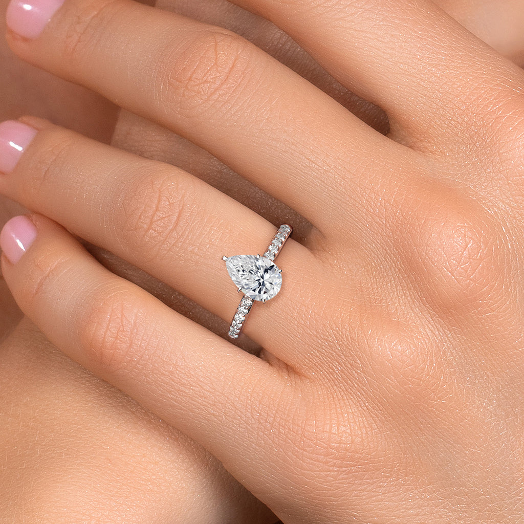 Ring in 10K White Gold