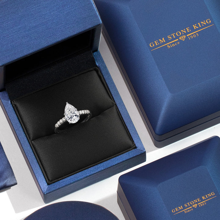 Ring in 10K White Gold