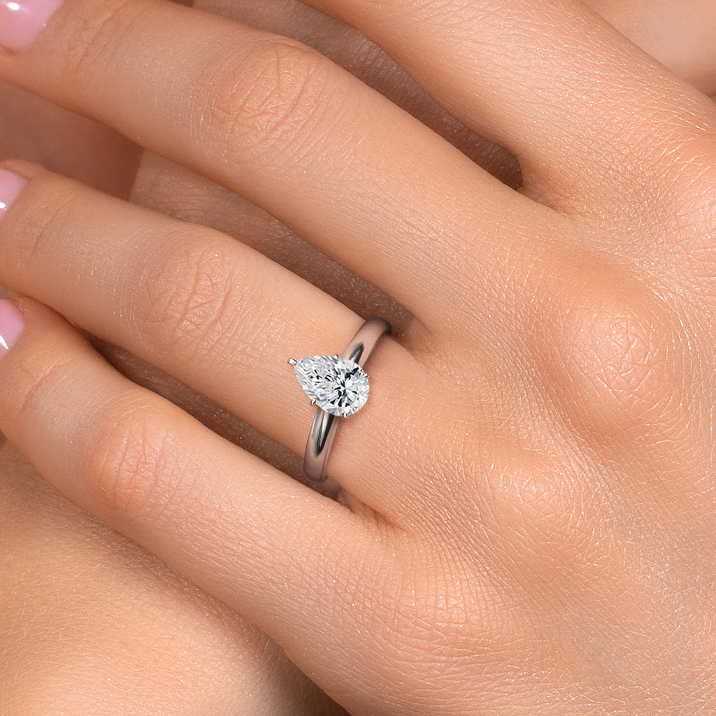 Ring in 10K White Gold