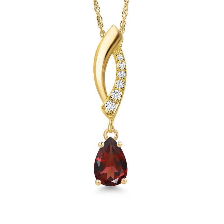Garnet - January_Pendant in 14K Yellow Gold