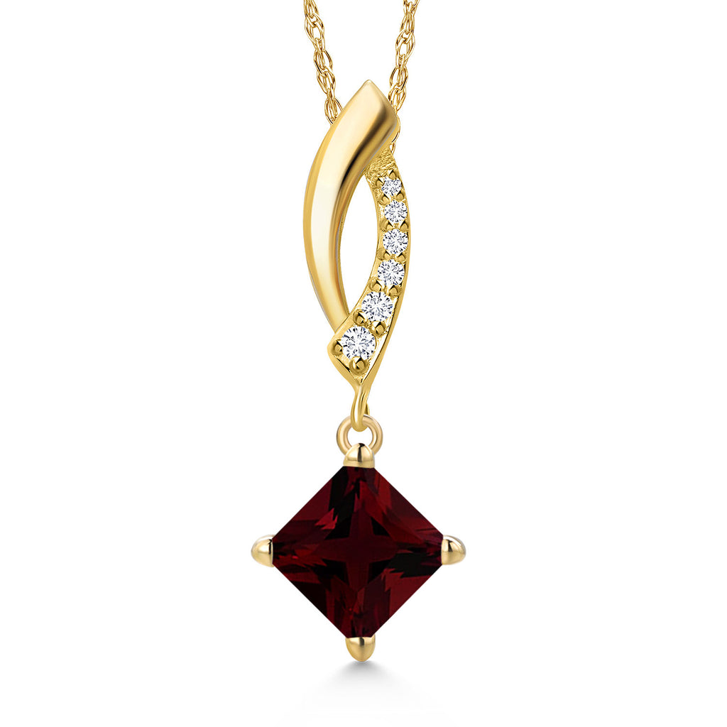 Garnet - January_Pendant in 14K Yellow Gold