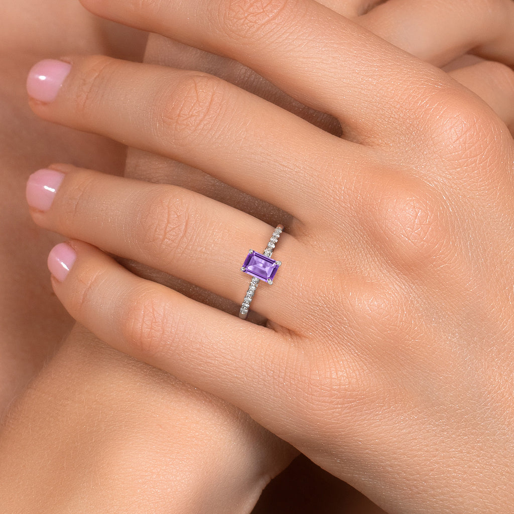 Amethyst - February_Ring in 10K White Gold